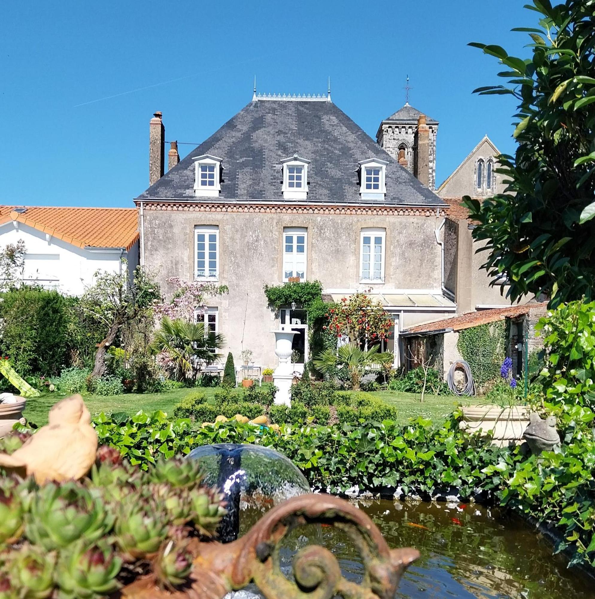 Le Griffon 1855 Hotel Saint-Laurent-Des-Autels Luaran gambar
